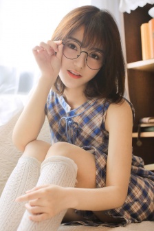 一觉醒来自己变成了乳胶娃娃